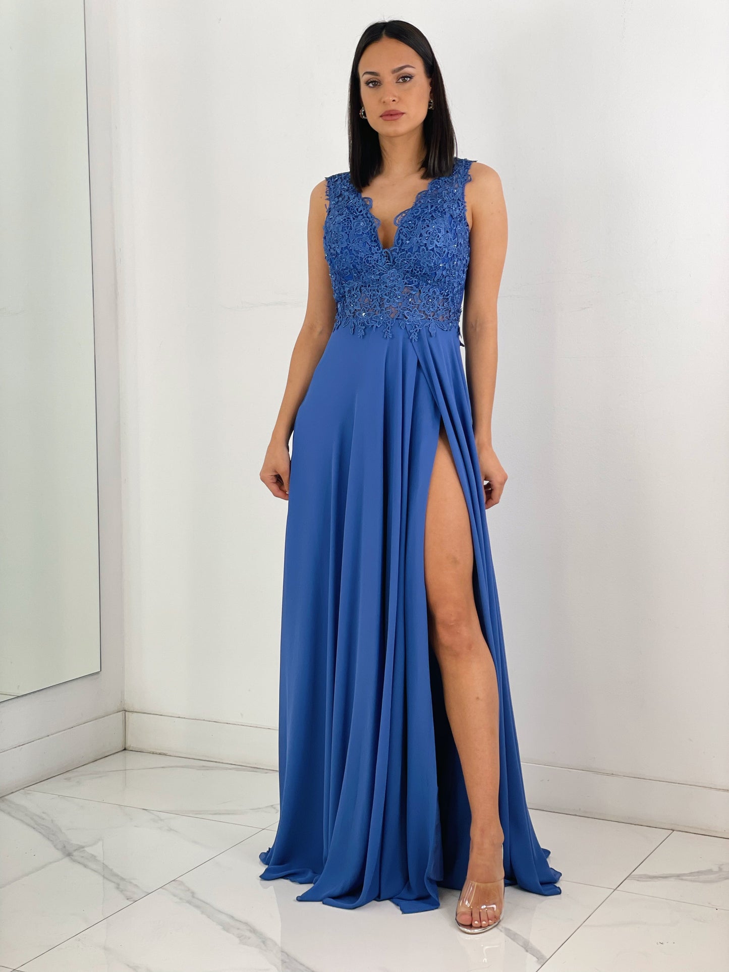 Vestido de ceremonia color azul con bordados | Zebra&Maduixa